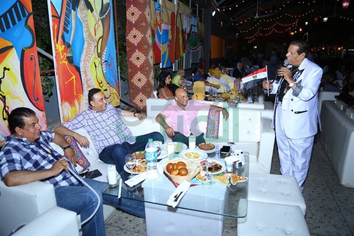 بالصور..شعبان عبد الرحيم و حواء يشعلون خيمه ليالي الحلميه بحضور نجوم المجتمع والمشاهير