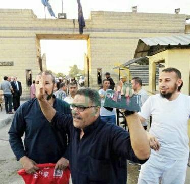 بالصور.. "صدى العرب" يرصد فرحة السجناء المفرج عنهم بموجب العفو الرئاسي بالصور.. "صدى العرب" يرصد فرحة السجناء المفرج عنهم بموجب العفو الرئاسي