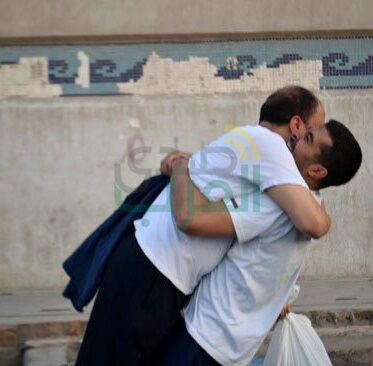 بالصور.. "صدى العرب" يرصد فرحة السجناء المفرج عنهم بموجب العفو الرئاسي بالصور.. "صدى العرب" يرصد فرحة السجناء المفرج عنهم بموجب العفو الرئاسي