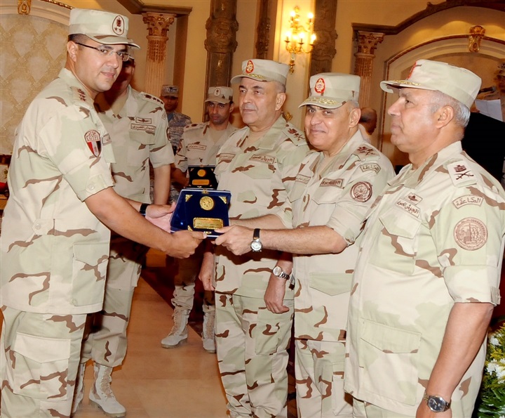 صبحي: القوات المسلحة لن تنسى أبناءها الذين ضحوا بأرواحهم دفاعًا عن الوطن