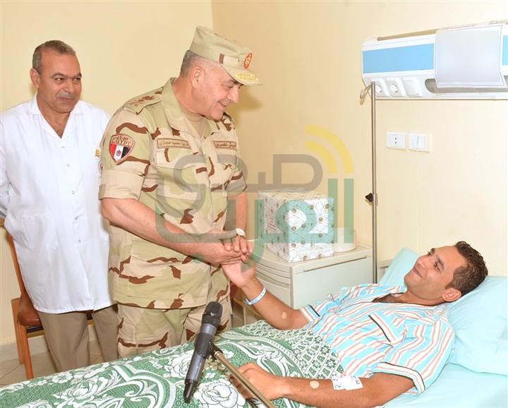صبحي وحجازى يزوران أبطال القوات المسلحة المصابين بالمستشفيات العسكرية