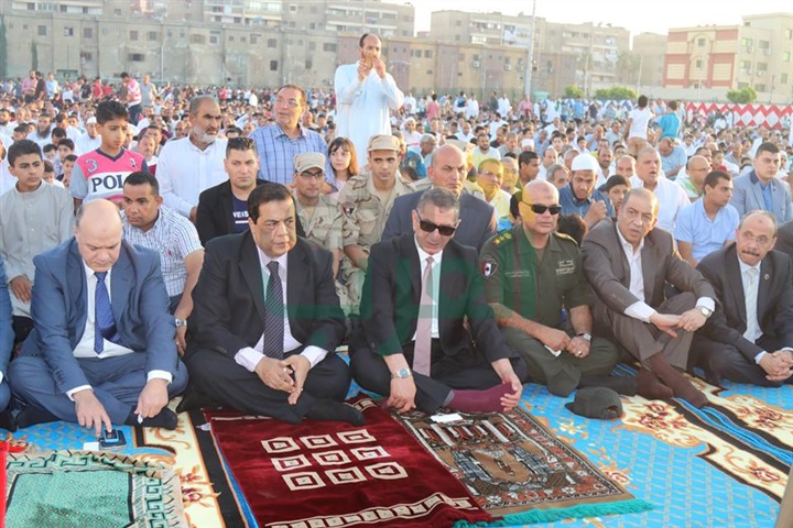 بالفيديو والصور.. محافظة كفر الشيخ يتقدم الآلاف في صلاة عيد الفطر المبارك بساحة الإستاد الرياضي بالفيديو والصور.. محافظة كفر الشيخ يتقدم الآلاف في صلاة عيد الفطر المبارك بساحة الإستاد الرياضي