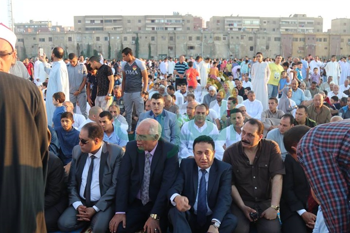 بالفيديو والصور.. محافظة كفر الشيخ يتقدم الآلاف في صلاة عيد الفطر المبارك بساحة الإستاد الرياضي بالفيديو والصور.. محافظة كفر الشيخ يتقدم الآلاف في صلاة عيد الفطر المبارك بساحة الإستاد الرياضي