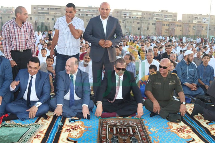 بالفيديو والصور.. محافظة كفر الشيخ يتقدم الآلاف في صلاة عيد الفطر المبارك بساحة الإستاد الرياضي بالفيديو والصور.. محافظة كفر الشيخ يتقدم الآلاف في صلاة عيد الفطر المبارك بساحة الإستاد الرياضي