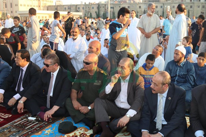 بالفيديو والصور.. محافظة كفر الشيخ يتقدم الآلاف في صلاة عيد الفطر المبارك بساحة الإستاد الرياضي بالفيديو والصور.. محافظة كفر الشيخ يتقدم الآلاف في صلاة عيد الفطر المبارك بساحة الإستاد الرياضي