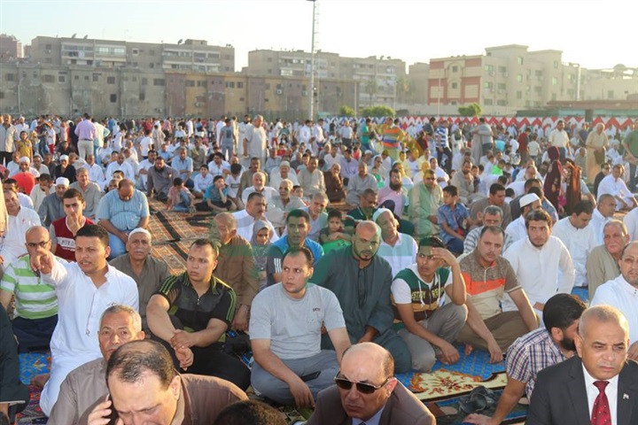 بالفيديو والصور.. محافظة كفر الشيخ يتقدم الآلاف في صلاة عيد الفطر المبارك بساحة الإستاد الرياضي بالفيديو والصور.. محافظة كفر الشيخ يتقدم الآلاف في صلاة عيد الفطر المبارك بساحة الإستاد الرياضي