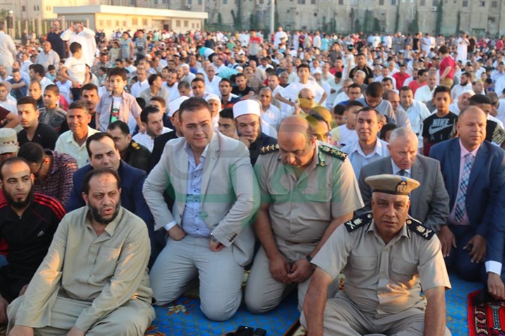 بالفيديو والصور.. محافظة كفر الشيخ يتقدم الآلاف في صلاة عيد الفطر المبارك بساحة الإستاد الرياضي بالفيديو والصور.. محافظة كفر الشيخ يتقدم الآلاف في صلاة عيد الفطر المبارك بساحة الإستاد الرياضي