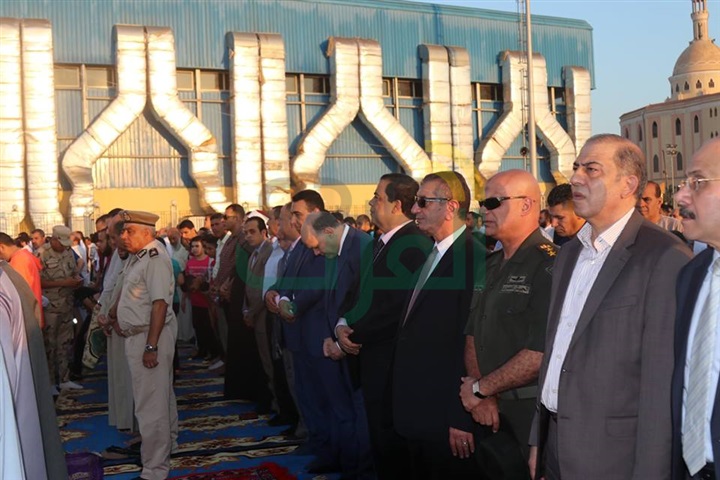 بالفيديو والصور.. محافظة كفر الشيخ يتقدم الآلاف في صلاة عيد الفطر المبارك بساحة الإستاد الرياضي بالفيديو والصور.. محافظة كفر الشيخ يتقدم الآلاف في صلاة عيد الفطر المبارك بساحة الإستاد الرياضي