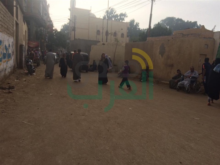 بالصور.. زيارة المواطنين للمقابر بكفر الشيخ.. دموع على ضريح من رحلوا
