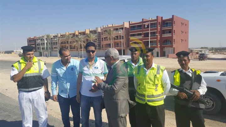 بالصور.. مدير الإدارة العامة للمرور يتفقد الخدمات بالطريق الصحراوي