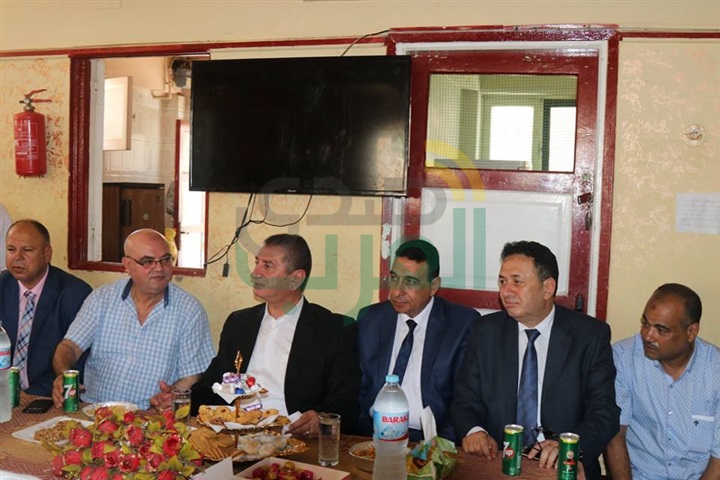 بالفيديو والصور..  محافظ كفر الشيخ يوزع العيدية على الأيتام
