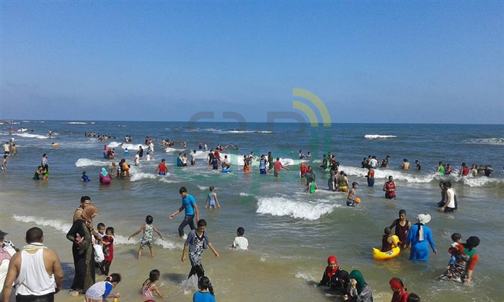 بالصور.. في اليوم الثاني للعيد.. إقبال كثيف علي مصيف بلطيم