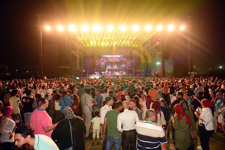 تامر حسني يشعل حفل "فاميلي بارك" بالرحاب تامر حسني يشعل حفل "فاميلي بارك" بالرحاب