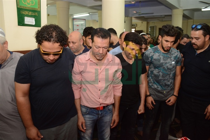 بالصور.. جنازة والدة الفنان سعد الصغير بمسجد بشبرا بالصور.. جنازة والدة الفنان سعد الصغير بمسجد بشبرا