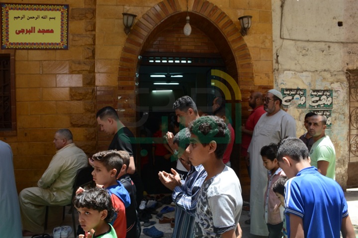 بالصور.. جنازة والدة الفنان سعد الصغير بمسجد بشبرا بالصور.. جنازة والدة الفنان سعد الصغير بمسجد بشبرا