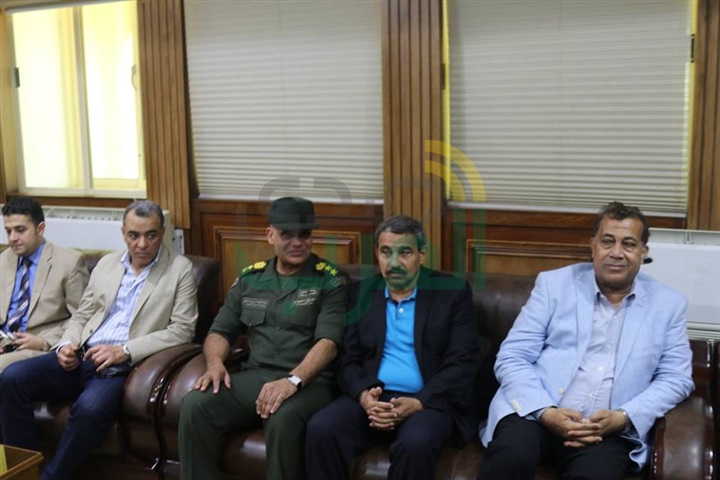 بالصور.. محافظ كفر الشيخ يستقبل وزير النقل