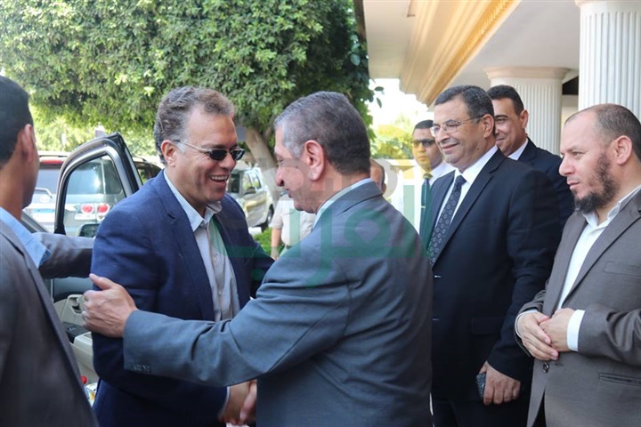 بالصور.. محافظ كفر الشيخ يستقبل وزير النقل