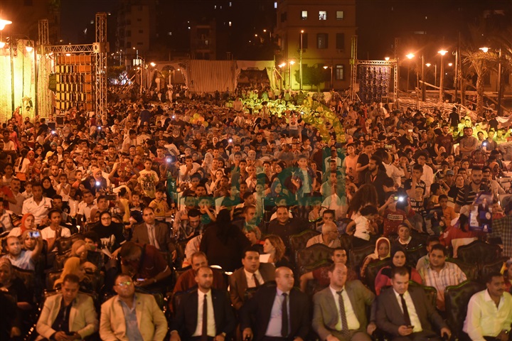 بالصور.. مينا عطا يحتفل بـ30 يونيو من ميدان عابدين في حفل جماهيري ضخم بالصور.. مينا عطا يحتفل بـ30 يونيو من ميدان عابدين في حفل جماهيري ضخم
