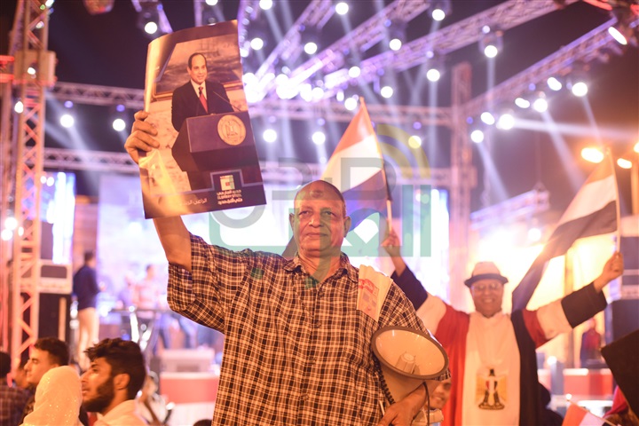 بالصور.. مينا عطا يحتفل بـ30 يونيو من ميدان عابدين في حفل جماهيري ضخم بالصور.. مينا عطا يحتفل بـ30 يونيو من ميدان عابدين في حفل جماهيري ضخم