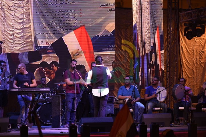 بالصور.. مينا عطا يحتفل بـ30 يونيو من ميدان عابدين في حفل جماهيري ضخم بالصور.. مينا عطا يحتفل بـ30 يونيو من ميدان عابدين في حفل جماهيري ضخم