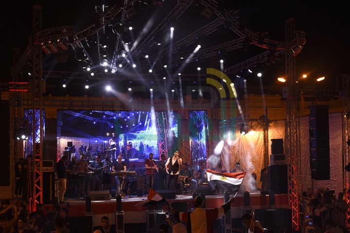 بالصور.. مينا عطا يحتفل بـ30 يونيو من ميدان عابدين في حفل جماهيري ضخم بالصور.. مينا عطا يحتفل بـ30 يونيو من ميدان عابدين في حفل جماهيري ضخم