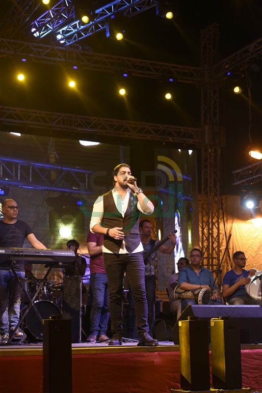 بالصور.. مينا عطا يحتفل بـ30 يونيو من ميدان عابدين في حفل جماهيري ضخم بالصور.. مينا عطا يحتفل بـ30 يونيو من ميدان عابدين في حفل جماهيري ضخم
