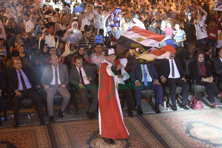 بالصور.. مينا عطا يحتفل بـ30 يونيو من ميدان عابدين في حفل جماهيري ضخم بالصور.. مينا عطا يحتفل بـ30 يونيو من ميدان عابدين في حفل جماهيري ضخم