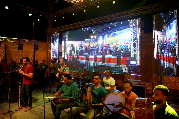 بالصور.. مينا عطا يحتفل بـ30 يونيو من ميدان عابدين في حفل جماهيري ضخم بالصور.. مينا عطا يحتفل بـ30 يونيو من ميدان عابدين في حفل جماهيري ضخم