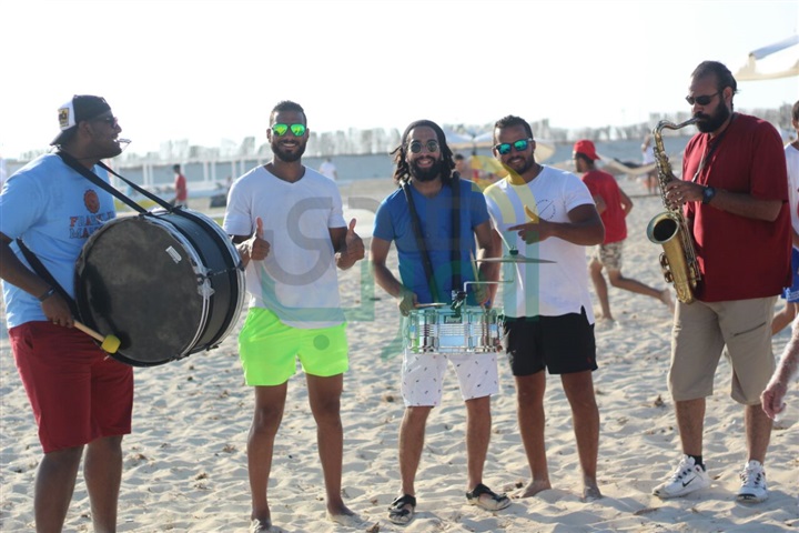 بالصور.. "الحريري" و"استريت باند" يشعلان الرقصات بحمامات فوم "وايت بيتش" بالصور.. "الحريري" و"استريت باند" يشعلان الرقصات بحمامات فوم "وايت بيتش"