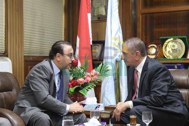 بالصور.. محافظ كفر الشيخ يستقبل وزير الاتصالات