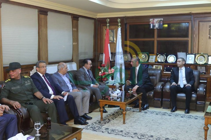 بالصور.. محافظ كفر الشيخ يستقبل وزير الاتصالات
