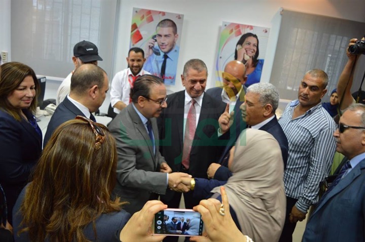 بالفيديو والصور.. محافظ كفرالشيخ ووزير الاتصالات يتفقدان سنترال بلطيم الرئيسى