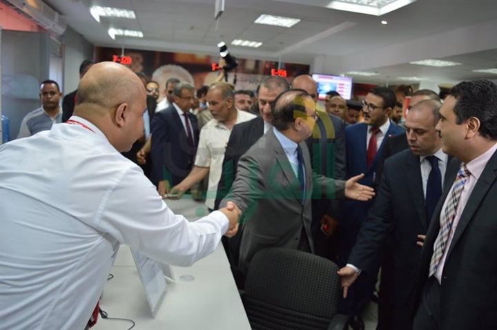 بالفيديو والصور..  محافظ كفرالشيخ ووزير الاتصالات يفتتحان مركز الخدمات البريدية 