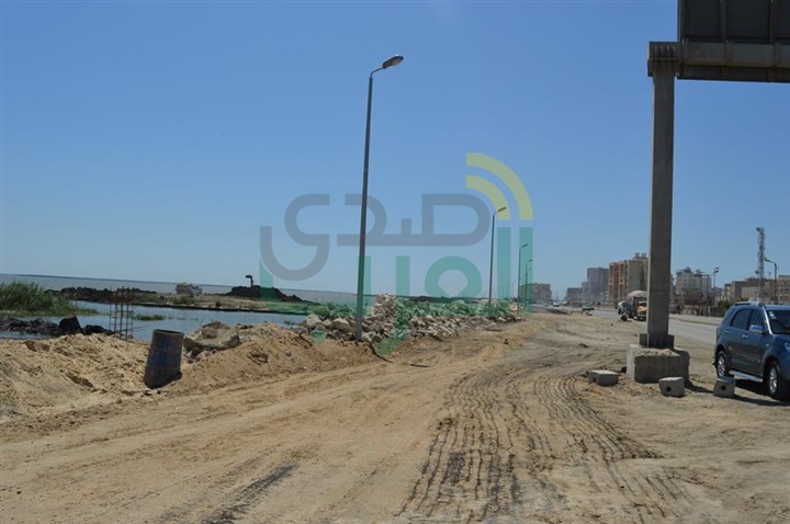 بالفيديو والصور.. وزير الاتصالات ومحافظ كفر الشيخ  يتفقدان أعمال تجميل كورنيش بحيرة البرلس