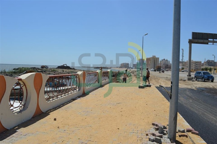 بالفيديو والصور.. وزير الاتصالات ومحافظ كفر الشيخ  يتفقدان أعمال تجميل كورنيش بحيرة البرلس