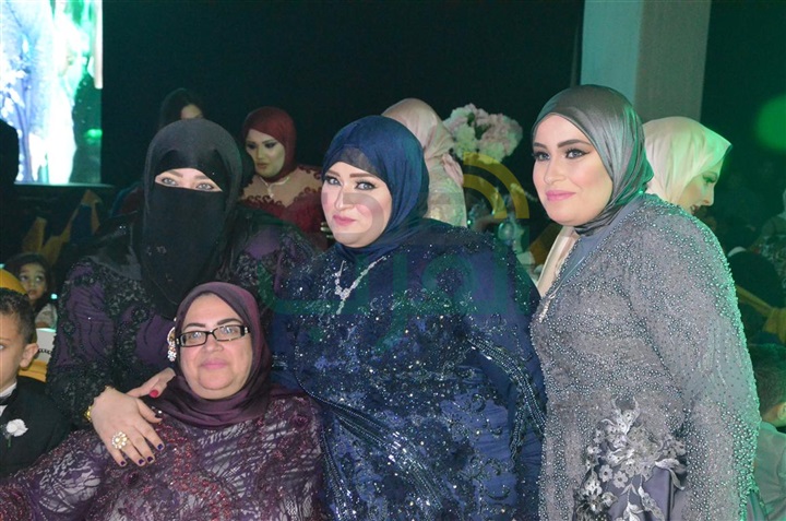 بالصور.. الليثى ونجوم الفن الشعبى يشعلون زفاف عبد الرحمن ومنة بالصور.. الليثى ونجوم الفن الشعبى يشعلون زفاف عبد الرحمن ومنة