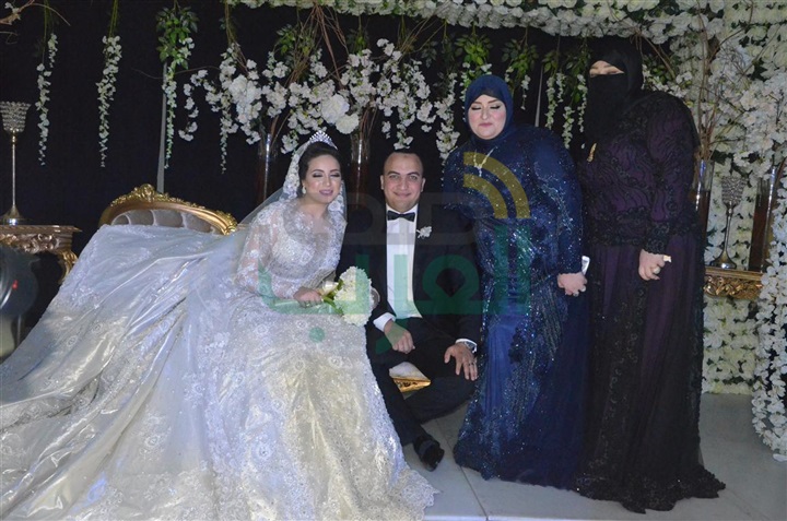 بالصور.. الليثى ونجوم الفن الشعبى يشعلون زفاف عبد الرحمن ومنة بالصور.. الليثى ونجوم الفن الشعبى يشعلون زفاف عبد الرحمن ومنة