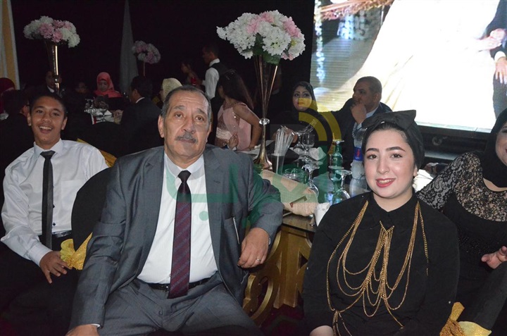 بالصور.. الليثى ونجوم الفن الشعبى يشعلون زفاف عبد الرحمن ومنة بالصور.. الليثى ونجوم الفن الشعبى يشعلون زفاف عبد الرحمن ومنة