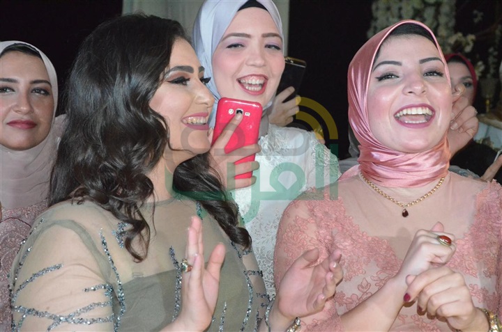 بالصور.. الليثى ونجوم الفن الشعبى يشعلون زفاف عبد الرحمن ومنة بالصور.. الليثى ونجوم الفن الشعبى يشعلون زفاف عبد الرحمن ومنة