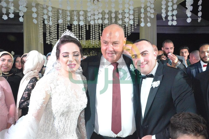 بالصور.. الليثى ونجوم الفن الشعبى يشعلون زفاف عبد الرحمن ومنة بالصور.. الليثى ونجوم الفن الشعبى يشعلون زفاف عبد الرحمن ومنة