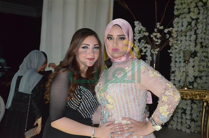 بالصور.. الليثى ونجوم الفن الشعبى يشعلون زفاف عبد الرحمن ومنة بالصور.. الليثى ونجوم الفن الشعبى يشعلون زفاف عبد الرحمن ومنة