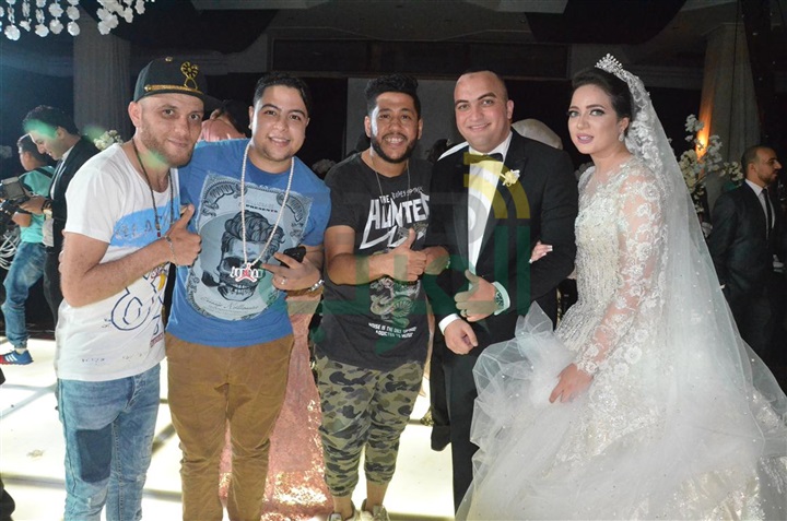 بالصور.. الليثى ونجوم الفن الشعبى يشعلون زفاف عبد الرحمن ومنة بالصور.. الليثى ونجوم الفن الشعبى يشعلون زفاف عبد الرحمن ومنة