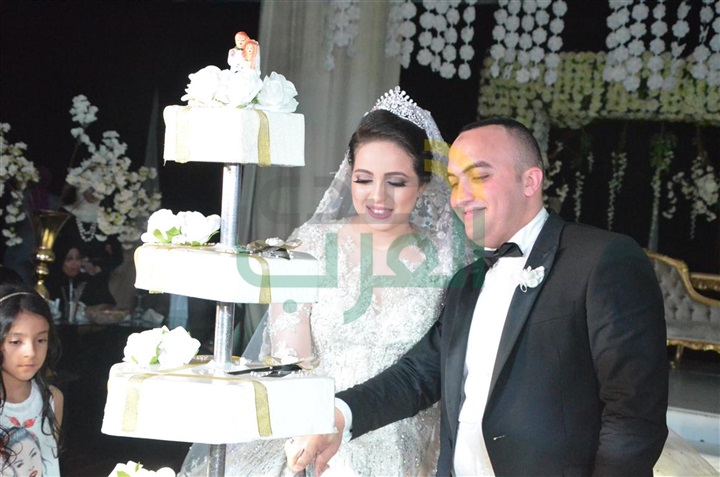 بالصور.. الليثى ونجوم الفن الشعبى يشعلون زفاف عبد الرحمن ومنة بالصور.. الليثى ونجوم الفن الشعبى يشعلون زفاف عبد الرحمن ومنة