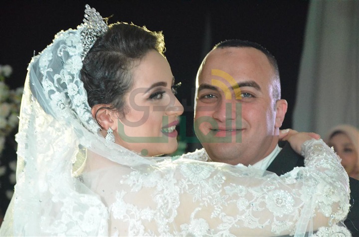بالصور.. الليثى ونجوم الفن الشعبى يشعلون زفاف عبد الرحمن ومنة بالصور.. الليثى ونجوم الفن الشعبى يشعلون زفاف عبد الرحمن ومنة
