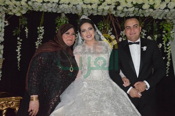بالصور.. الليثى ونجوم الفن الشعبى يشعلون زفاف عبد الرحمن ومنة بالصور.. الليثى ونجوم الفن الشعبى يشعلون زفاف عبد الرحمن ومنة