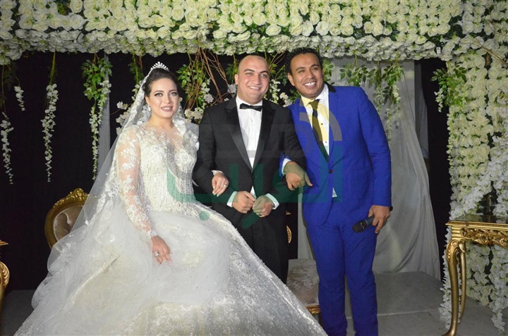 بالصور.. الليثى ونجوم الفن الشعبى يشعلون زفاف عبد الرحمن ومنة بالصور.. الليثى ونجوم الفن الشعبى يشعلون زفاف عبد الرحمن ومنة