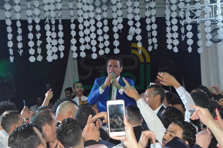 بالصور.. الليثى ونجوم الفن الشعبى يشعلون زفاف عبد الرحمن ومنة بالصور.. الليثى ونجوم الفن الشعبى يشعلون زفاف عبد الرحمن ومنة