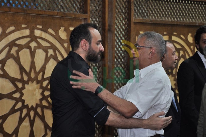 بدء عزاء والد المخرج عمرو سلامة بدء عزاء والد المخرج عمرو سلامة