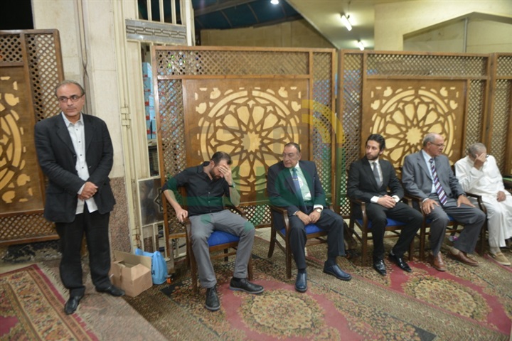 بدء عزاء والد المخرج عمرو سلامة بدء عزاء والد المخرج عمرو سلامة