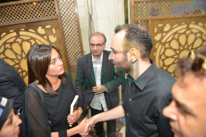 بدء عزاء والد المخرج عمرو سلامة بدء عزاء والد المخرج عمرو سلامة
